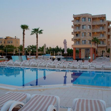 Ramada Resort Dead Sea Sweimeh Bagian luar foto